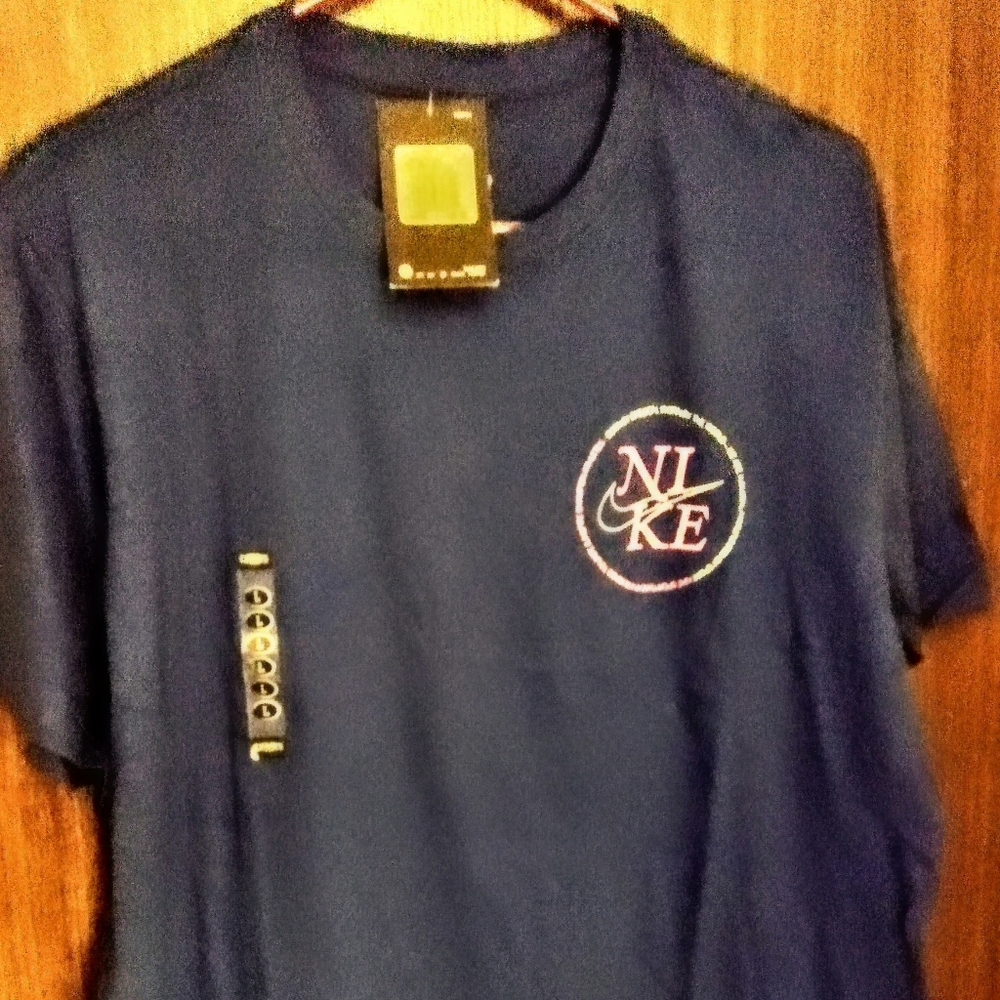 New men's Nike tee shirt.